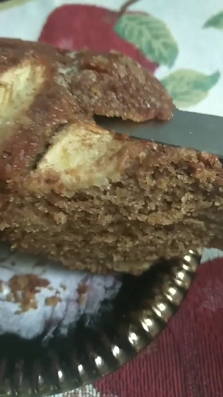 Φωτογραφία βήματος 4 της συνταγής Κέικ 🍞 της Έλενας με κομμάτια μήλου 🍏 και αλεύρι ολικής άλεσης
