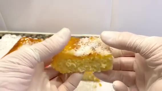 Foto del paso 10 de la receta: Pastel húmedo de coco con nata