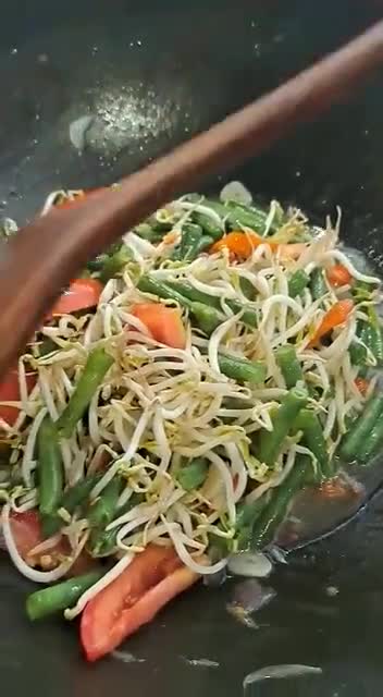 Foto langkah ke 2 dari resep Tumis Kacang Panjang Tauge.