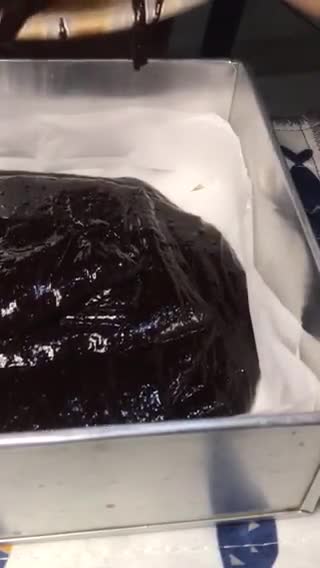 Foto langkah ke 6 dari resep Fudgy Brownies Topping Almond.