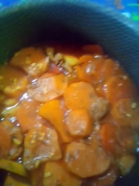 Foto del paso 5 de la receta: Bifes de bondiola (cerdo) con verduras y mucho sazón