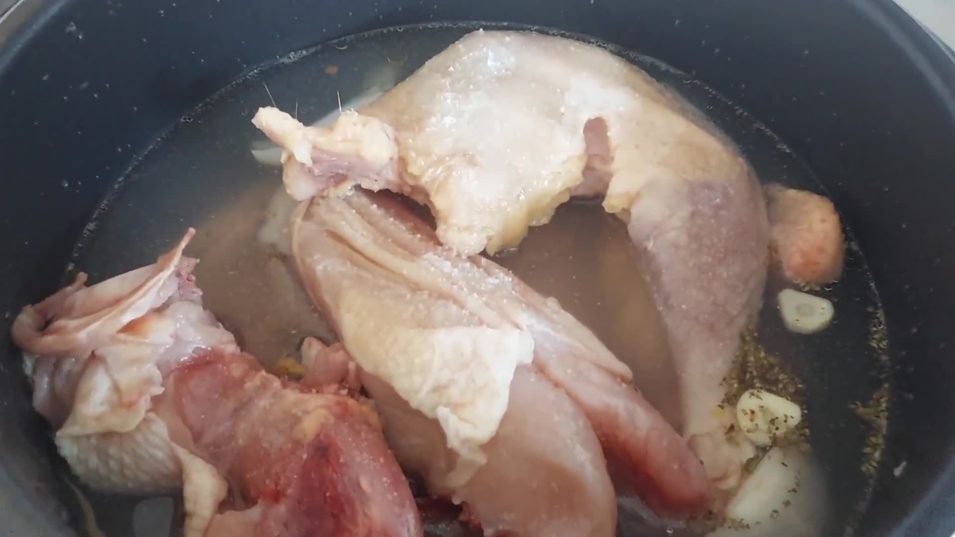 Foto del paso 2 de la receta: Cazuela Chilena de Gallina de Campo