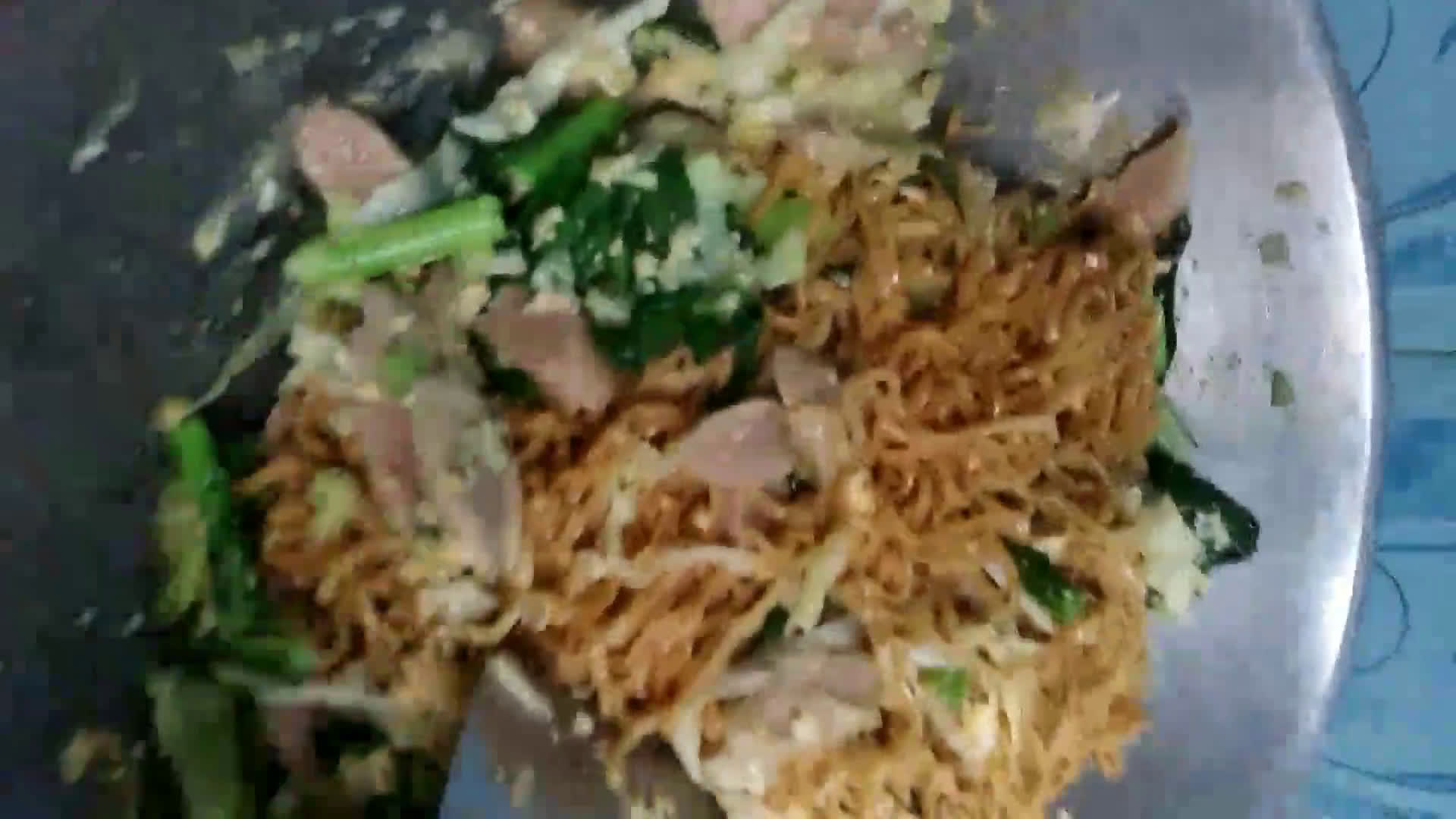 Foto langkah ke 3 dari resep Mie Tek Tek.
