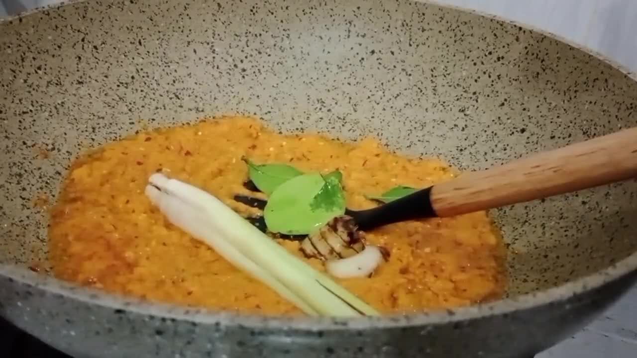 Foto langkah ke 2 dari resep Ikan Bandeng Bumbu Kuning.