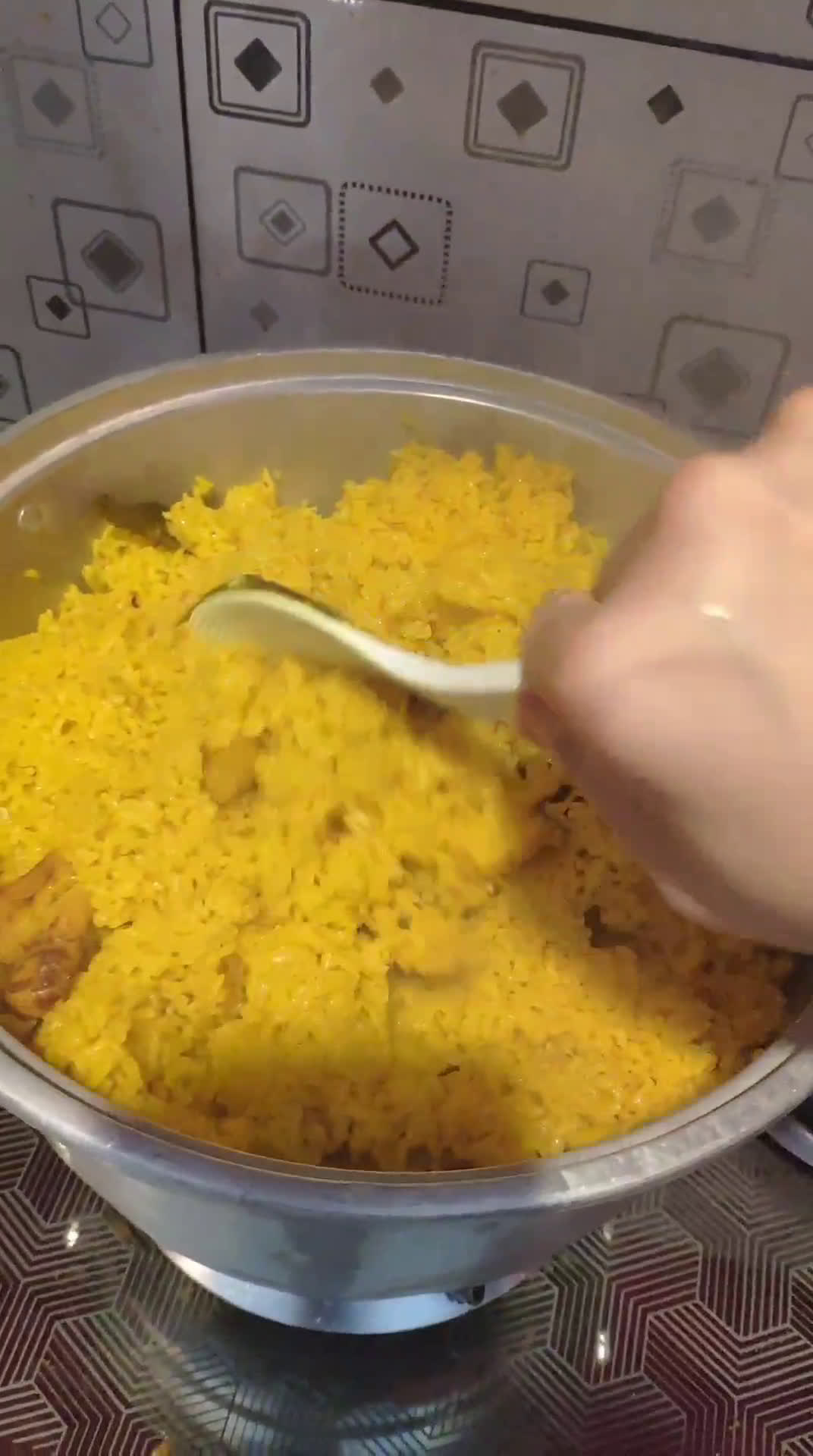 Foto langkah ke 8 dari resep Nasi Kuning TerNikmat Dimasak dengan Cinta dan Kesabaran.