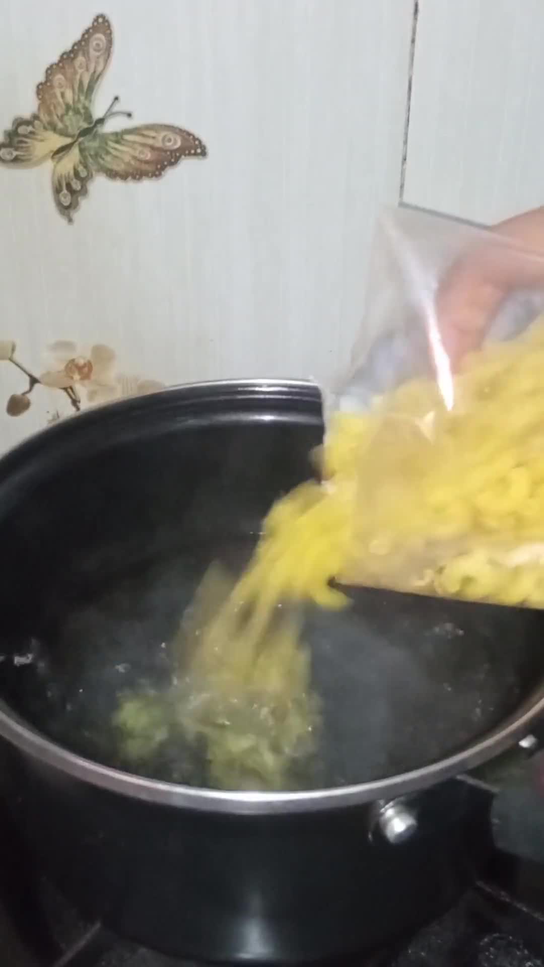 Foto langkah ke 1 dari resep Macaroni Schotel with Sauce Bolognase.