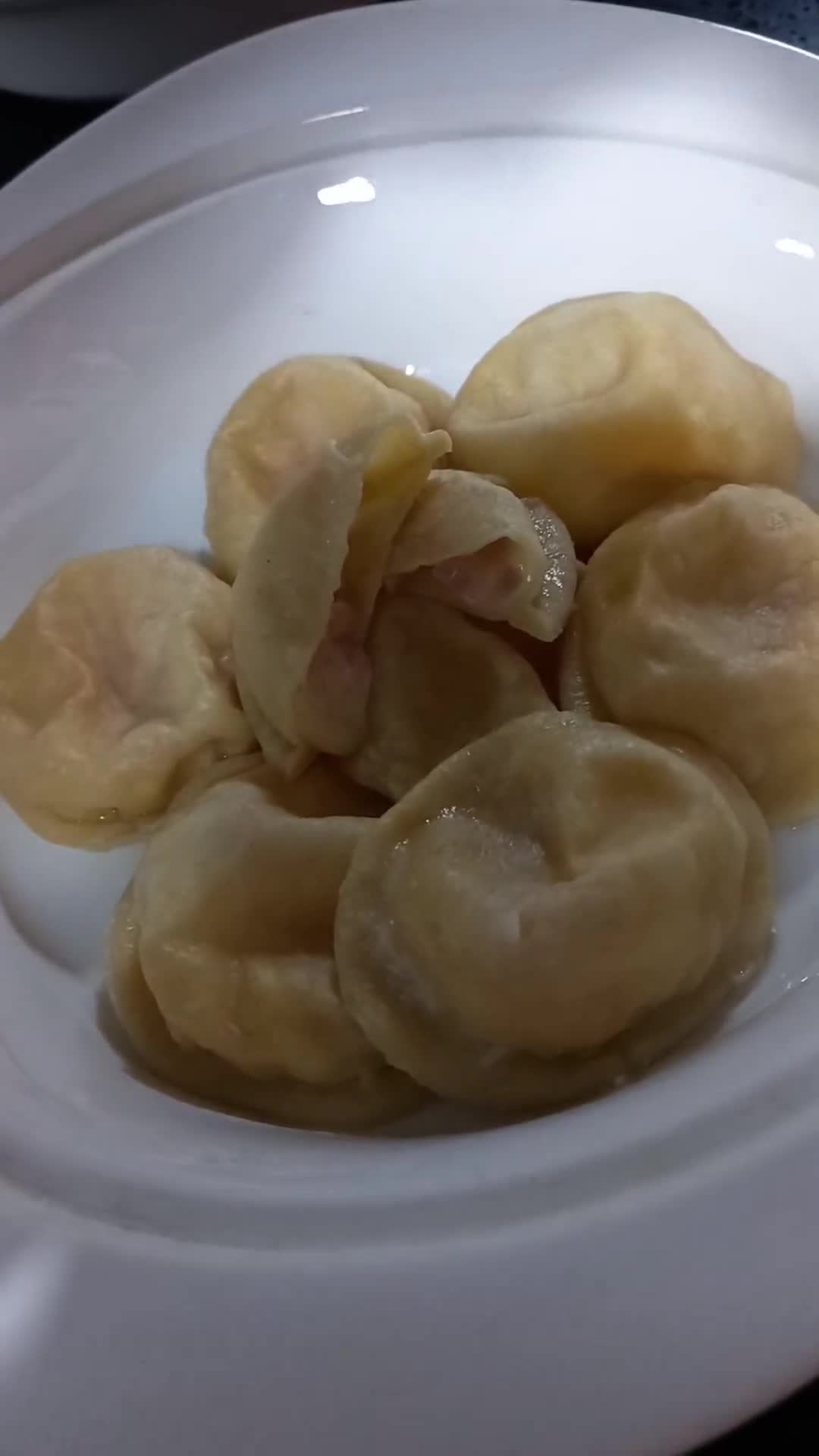 Foto del paso 5 de la receta: Sorrentinos rellenos con jamón y muzarella