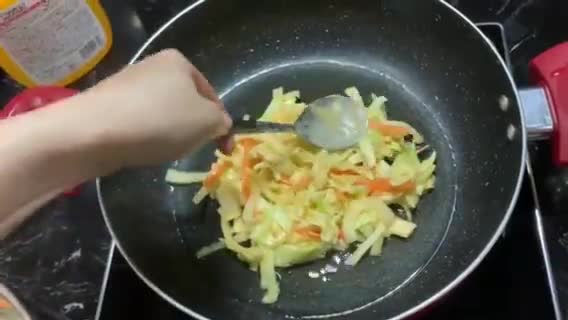 Hình bước làm 3 của món Bánh rán bắp cải