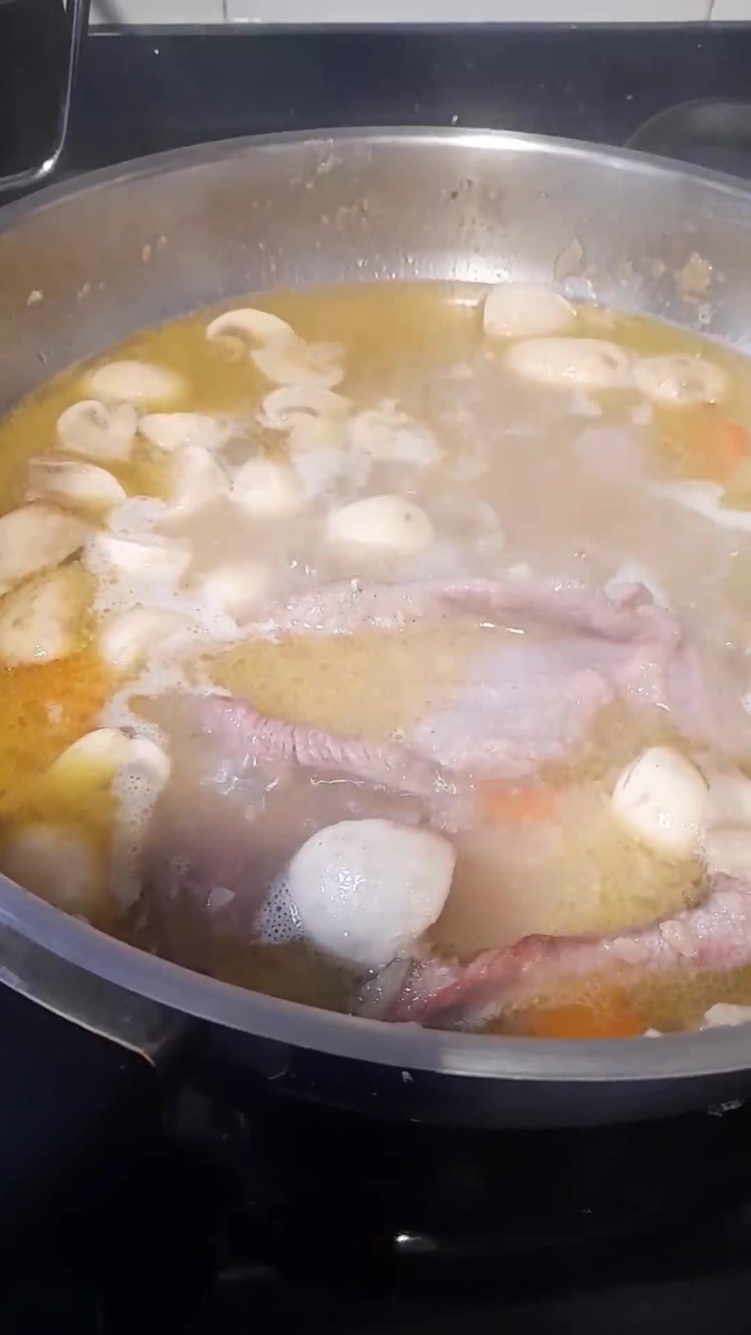 Foto del paso 7 de la receta: Fricasé de pavo con champiñones