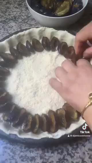 Une image de l'étape 12 de Tarte 🥮quetsches 🪵cannelle🪶🐞.