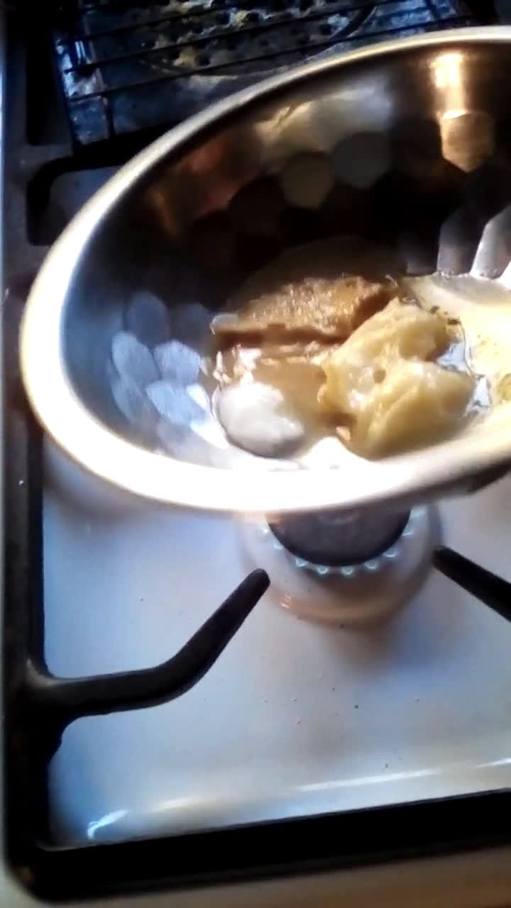 Foto del paso 1 de la receta: Galletas "atómicas" coco-choco 💥