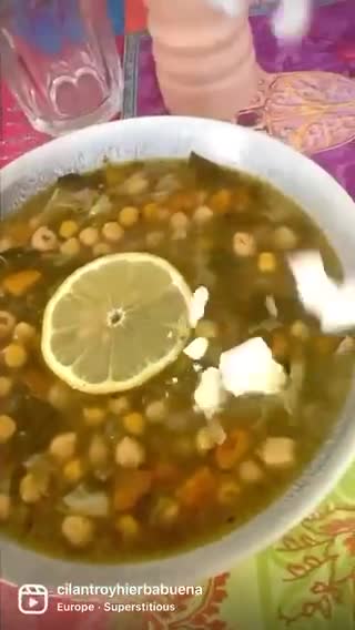 Foto del paso 5 de la receta: Revithia: Sopa griega de garbanzos, verduras, limón y queso feta