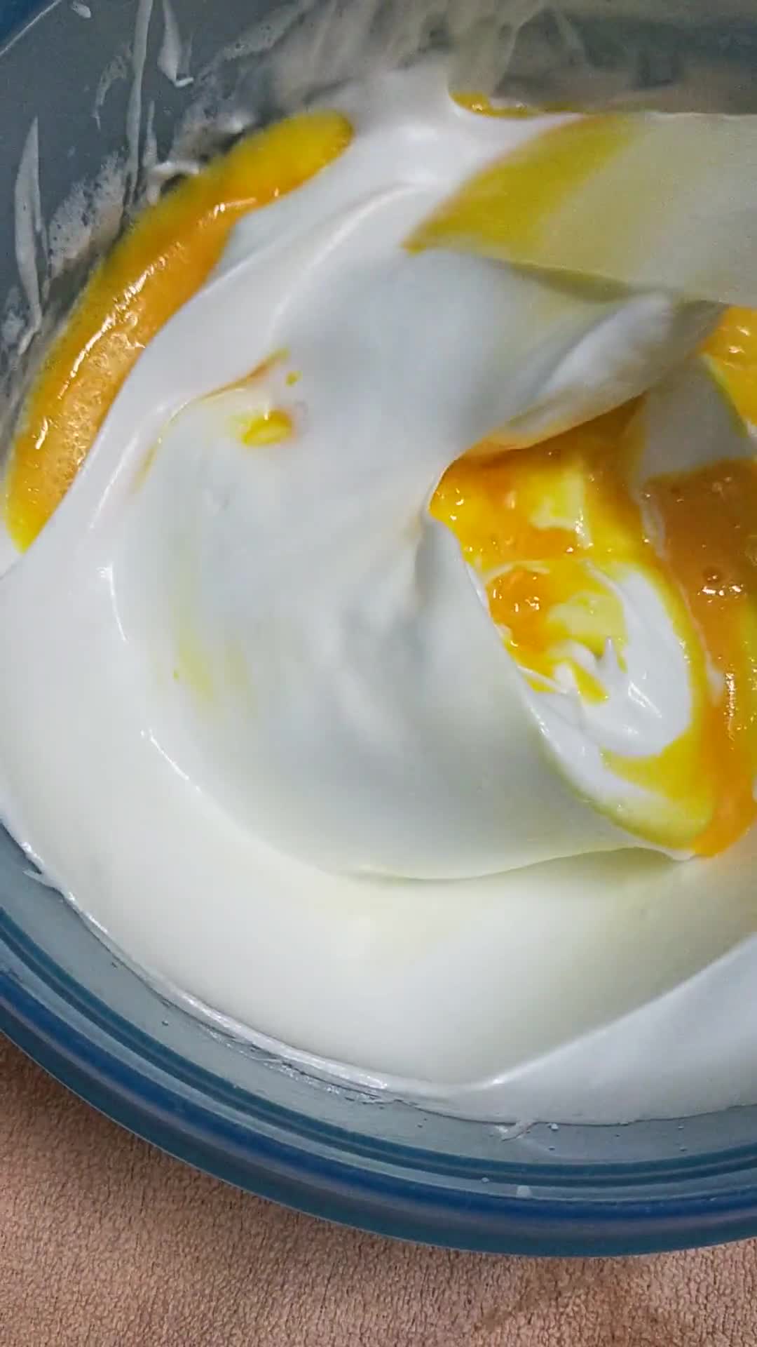 Foto langkah ke 1 dari resep Bolu santan.