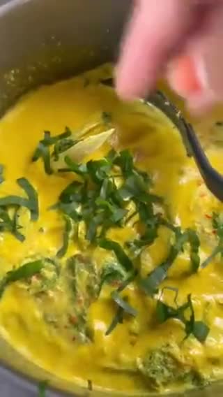 Gambar langkah 6 resipi Ikan Haruan Pucuk Mulberi Masak Lemak Cili Api.