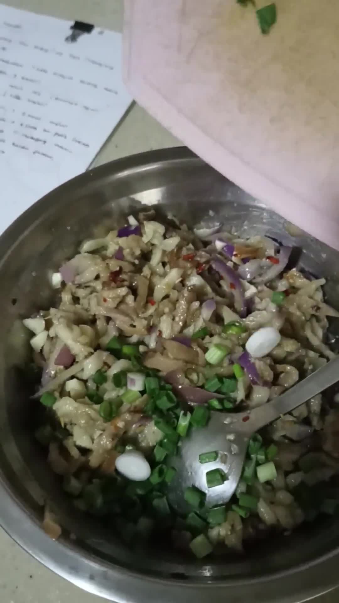 Foto langkah ke 6 dari resep Mie Terong Cabai Mantap.