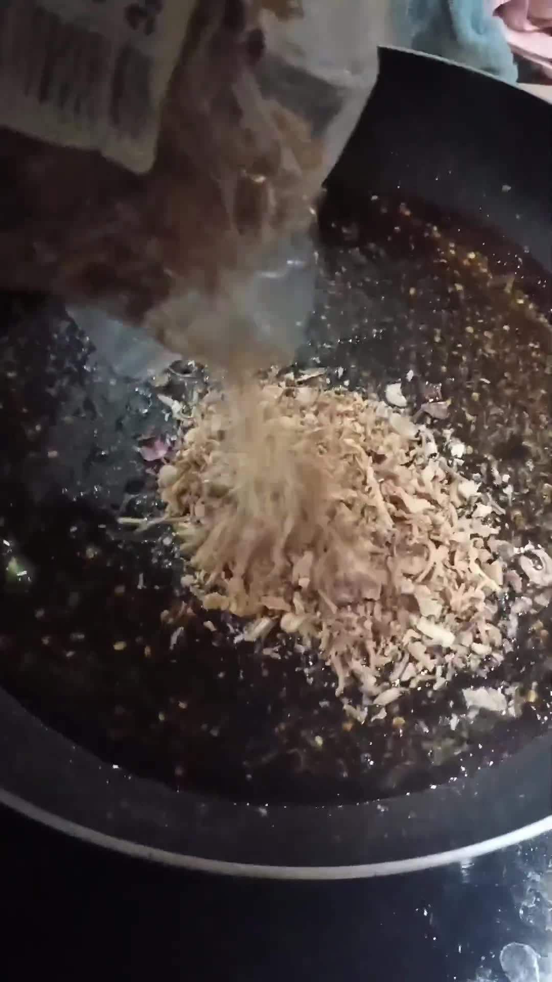 Gambar langkah 2 resipi 22:1:25 - Sambal kicap pekat melekat.