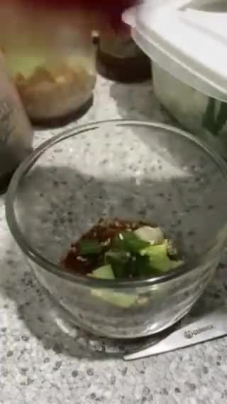 Foto langkah ke 1 dari resep Resep Chili Oil (Minyak Cabe) Tersimple cocok untuk mie instant / cimol.