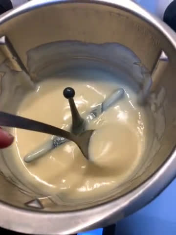 Foto del paso 3 de la receta: Natillas de chocolate blanco