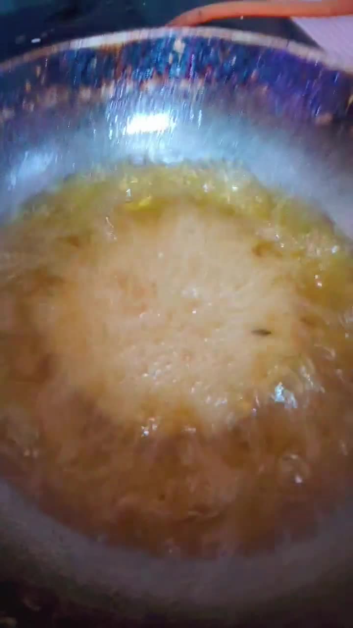 गुड से बनी मीठी पूरी रेसिपी चरण 3 फोटो