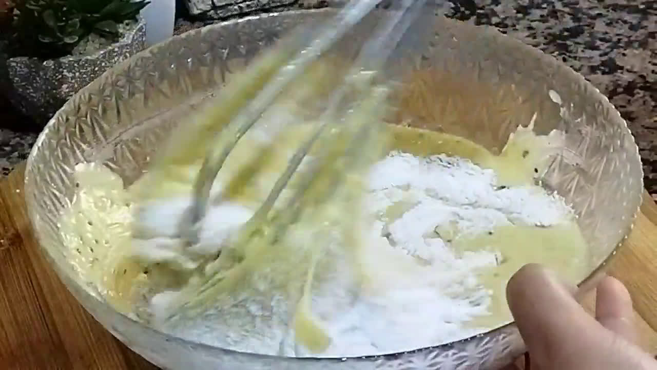 صورة لخطوة 1 من وصفة كيكة المول العجيب رائعة جدا فالمداق 👌