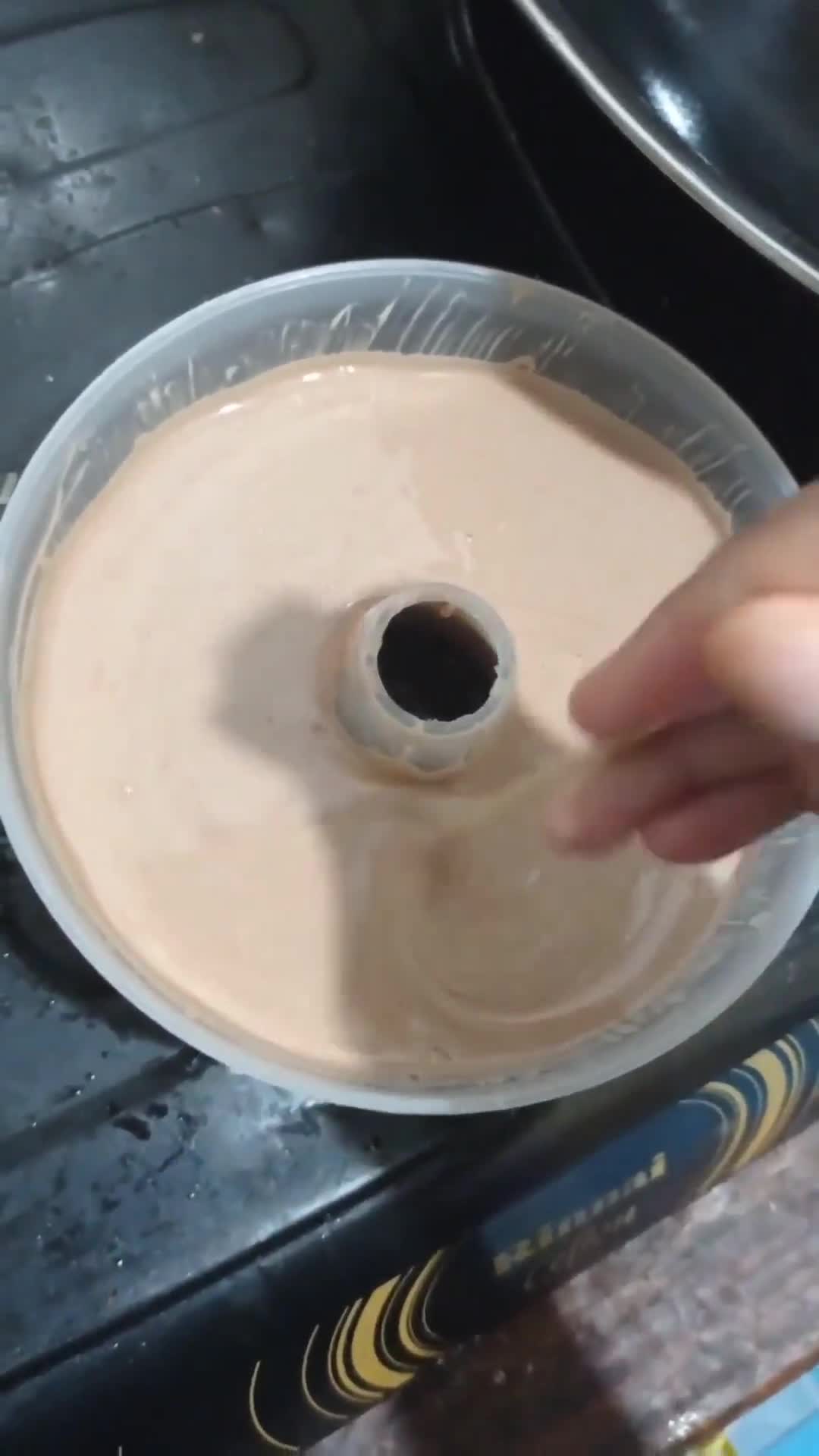Foto langkah ke 6 dari resep Bolu Kukus Beng Beng tanpa mixser tanpa panggangan, simple mudah.