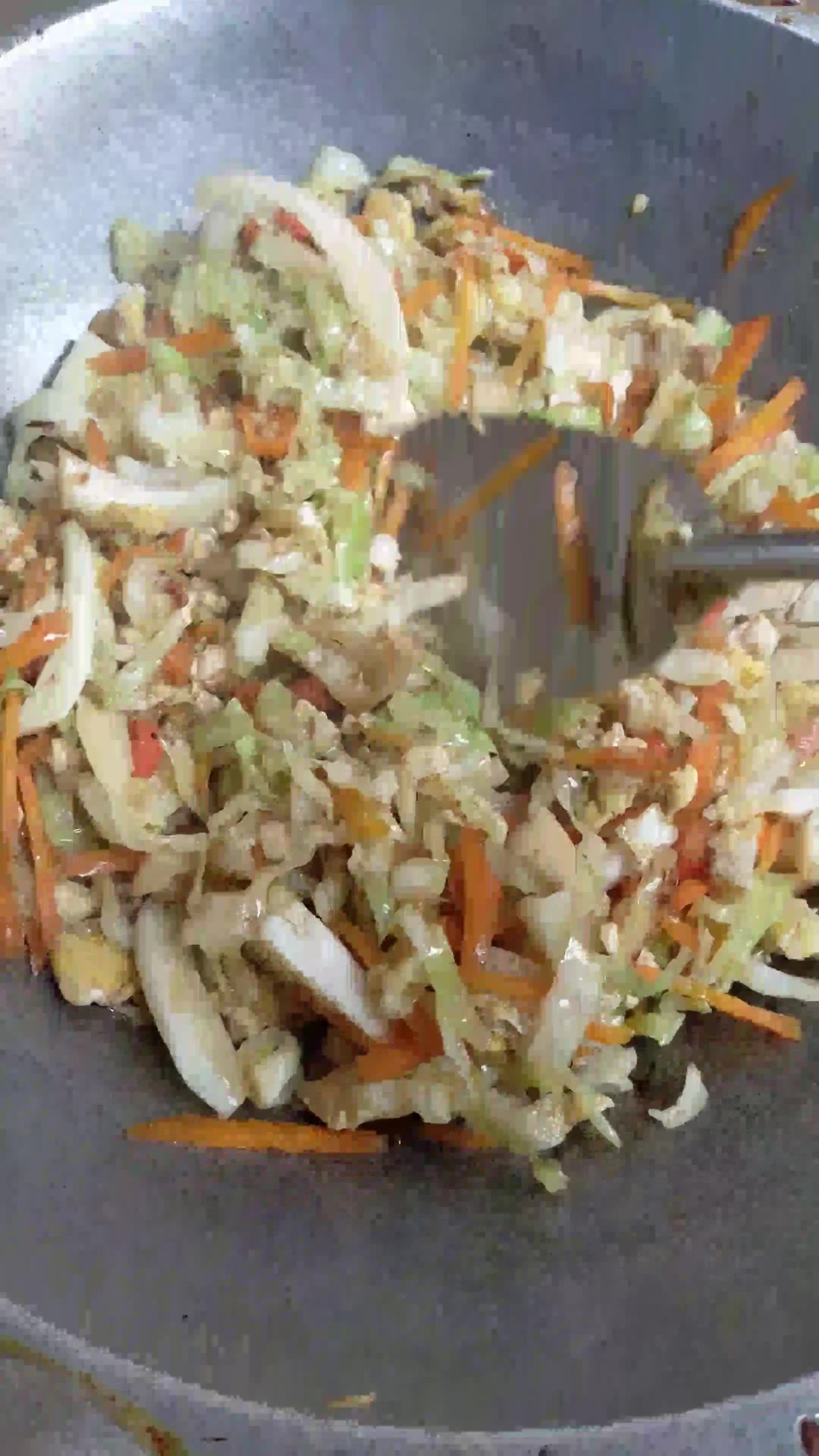 Foto langkah ke 5 dari resep Scrumble Egg with Cabbage.