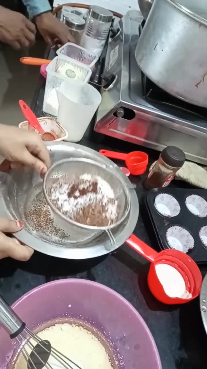 चॉकलेट चोकोचिप्स कप केक रेसिपी चरण 1 फोटो