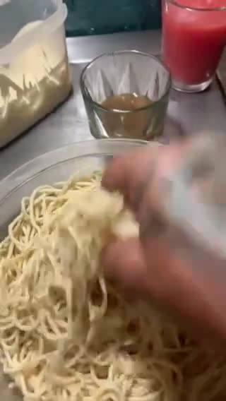 Foto del paso 1 de la receta: Pasta con crema y salsas de tomate 🍅 a la @jauregrill