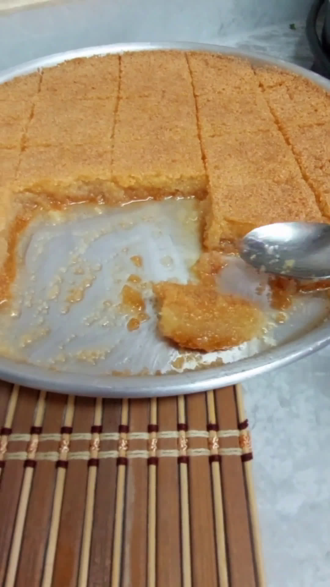صورة لخطوة 7 من وصفة بسبوسة بالزبدة 😋