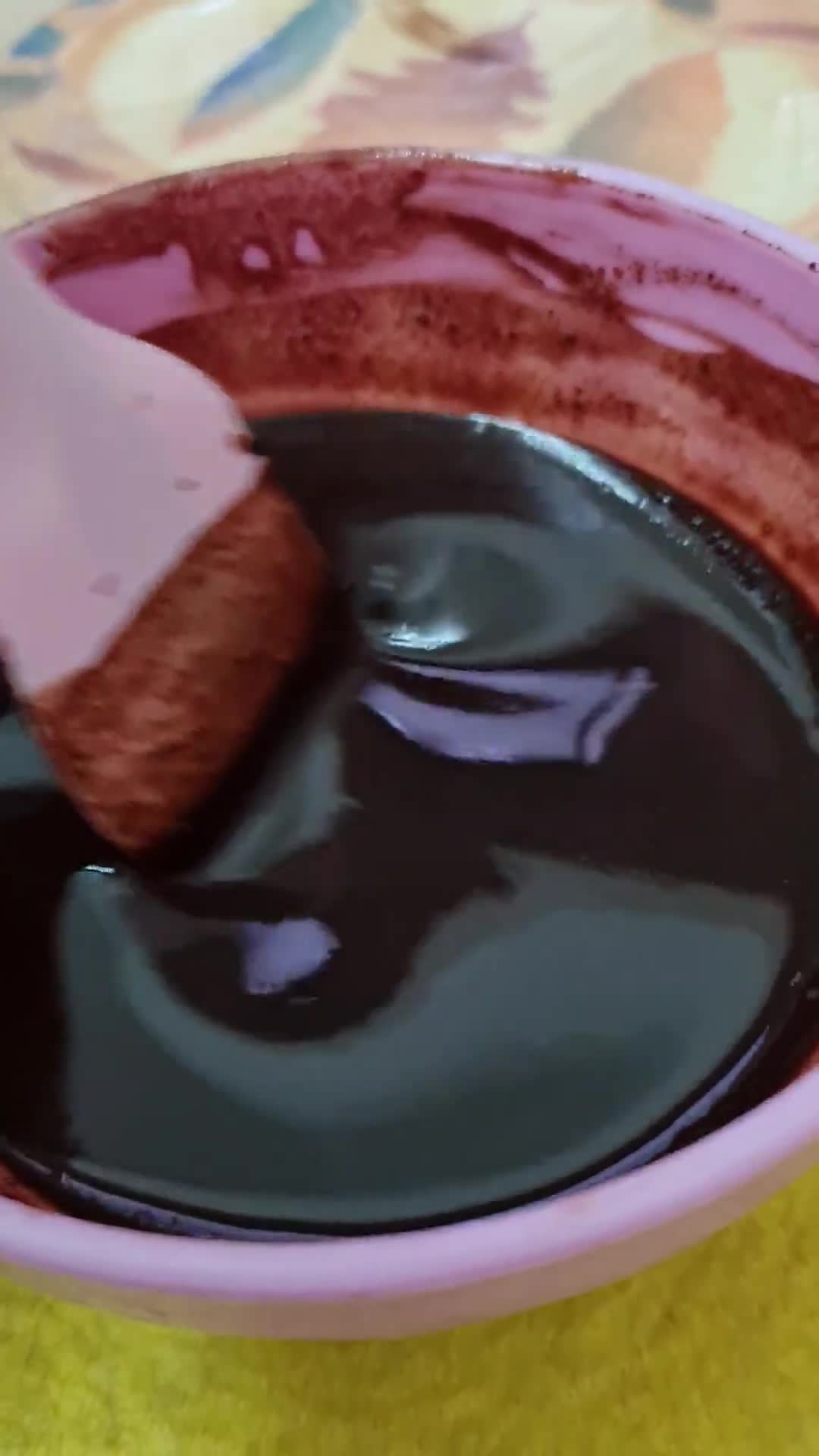 Foto del paso 7 de la receta: Chocolate 90 % cacao, sin termómetro, como lo hacían las abuelas 🍫 Templado a la vieja usanza ♥