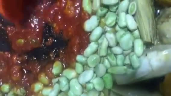 Foto del paso 6 de la receta: Arroz en paella de costillas con alcachofas y habitas