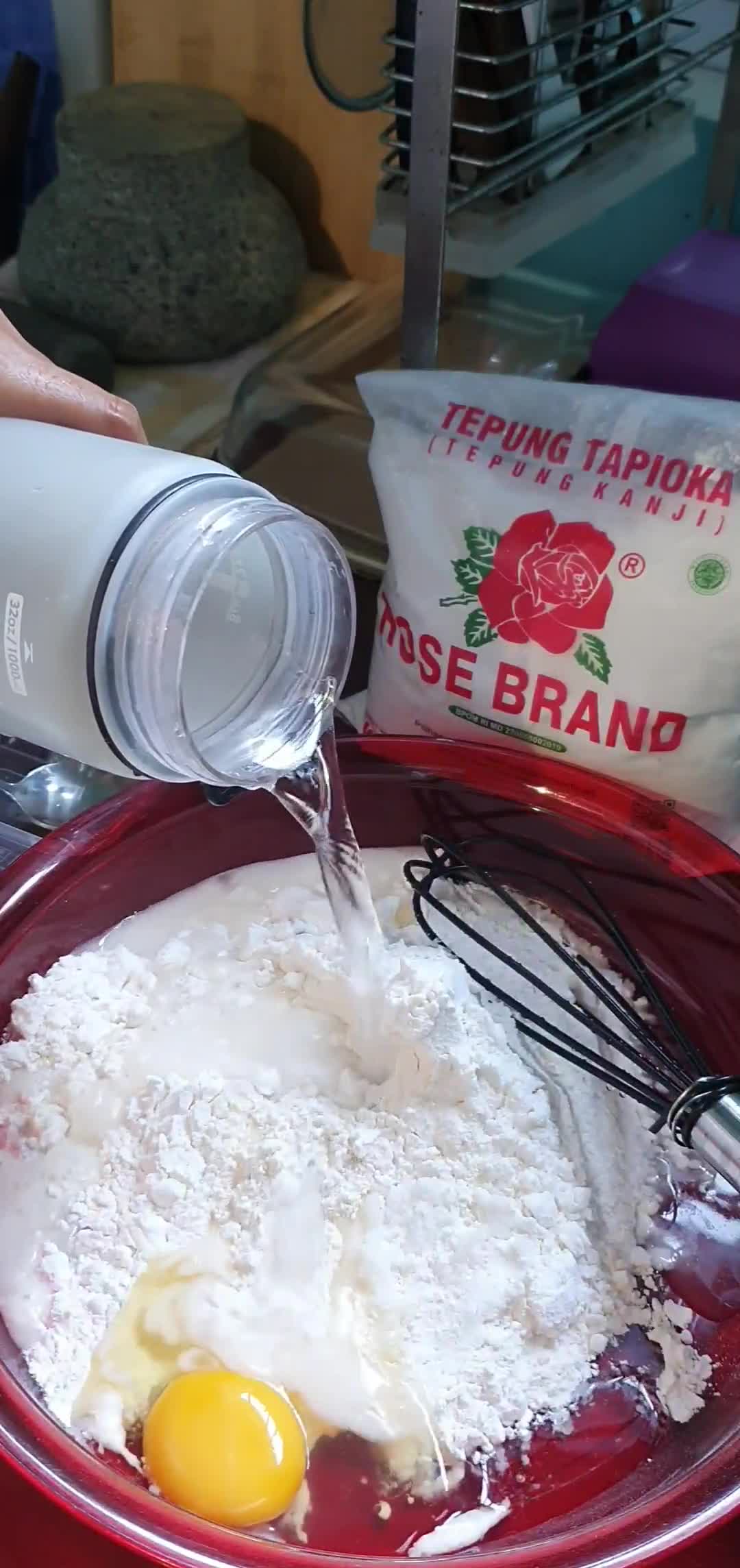 Foto langkah ke 2 dari resep Kulit Risoles Lembut Elastis.