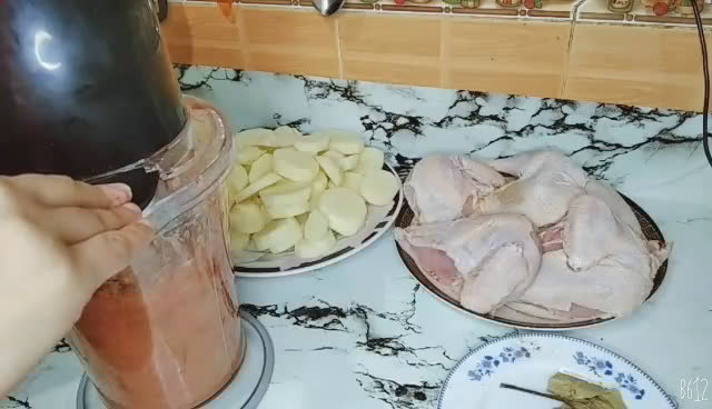 صورة لخطوة 1 من وصفة صينية البطاطس بالفراخ