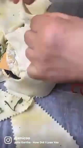 Une image de l'étape 5 de Feuilleté 🍂camembert le 🧀rustique🍋.