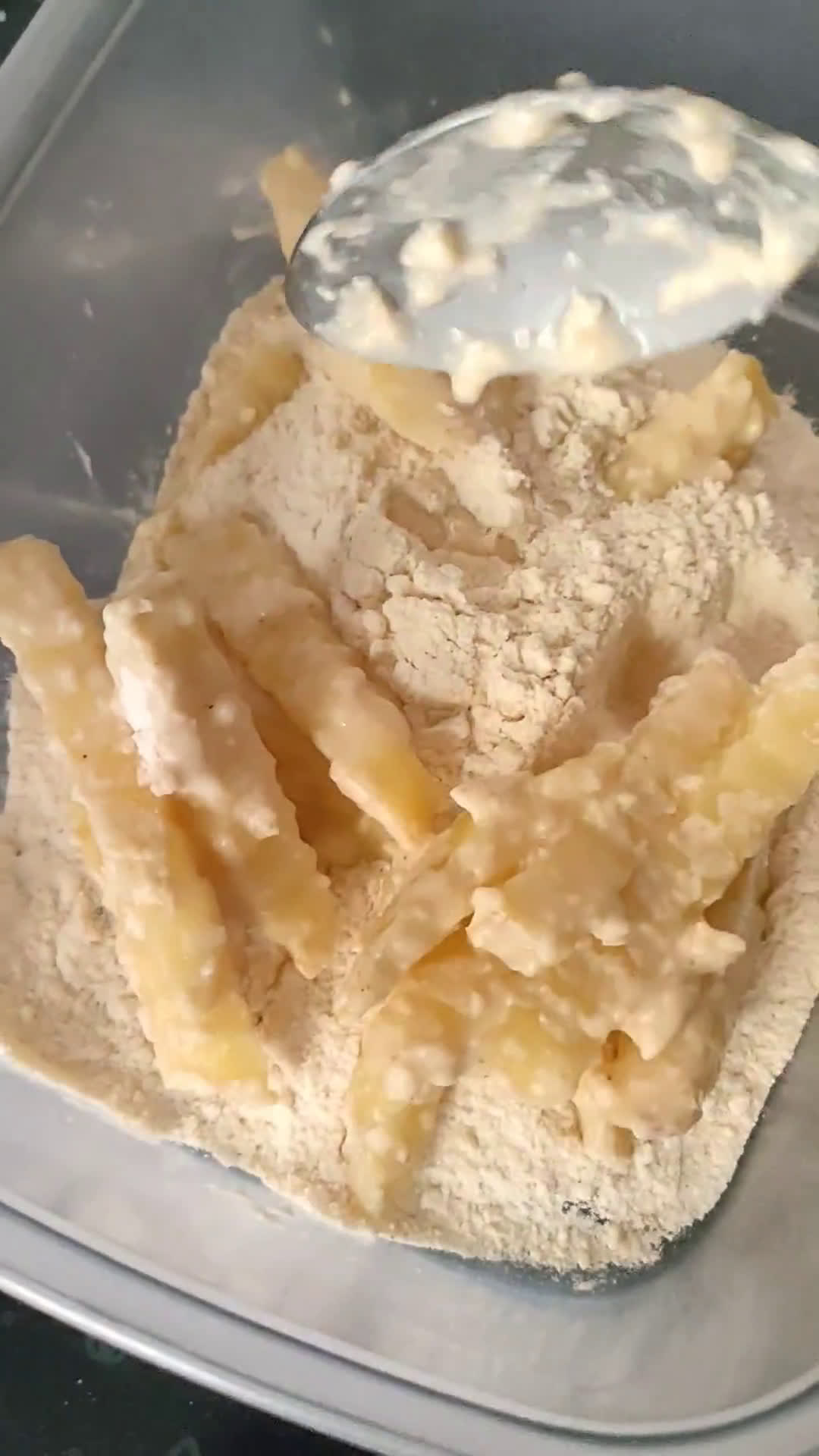 Foto langkah ke 3 dari resep Kentang crispy.