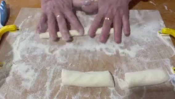 Foto del passaggio 2 della ricetta Gnocchi di ricotta della mamma: ricetta base 🏳️‍🌈