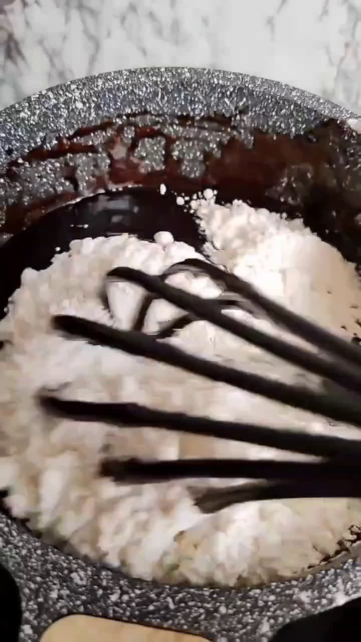 Foto langkah ke 2 dari resep Chocolate Custard Muffin.