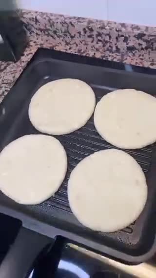Foto del paso 6 de la receta: Arepas de yuca