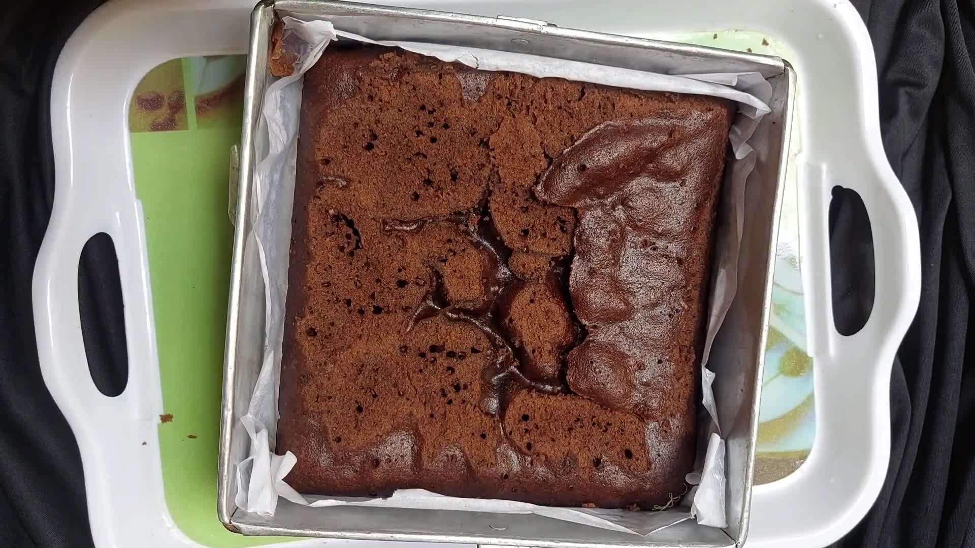 Foto langkah ke 4 dari resep Kek Coklat Ketagih 예르다 🍫.