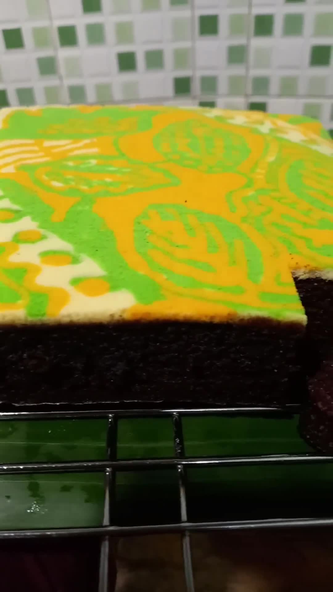 Foto langkah ke 10 dari resep Brownies Kukus Batik.