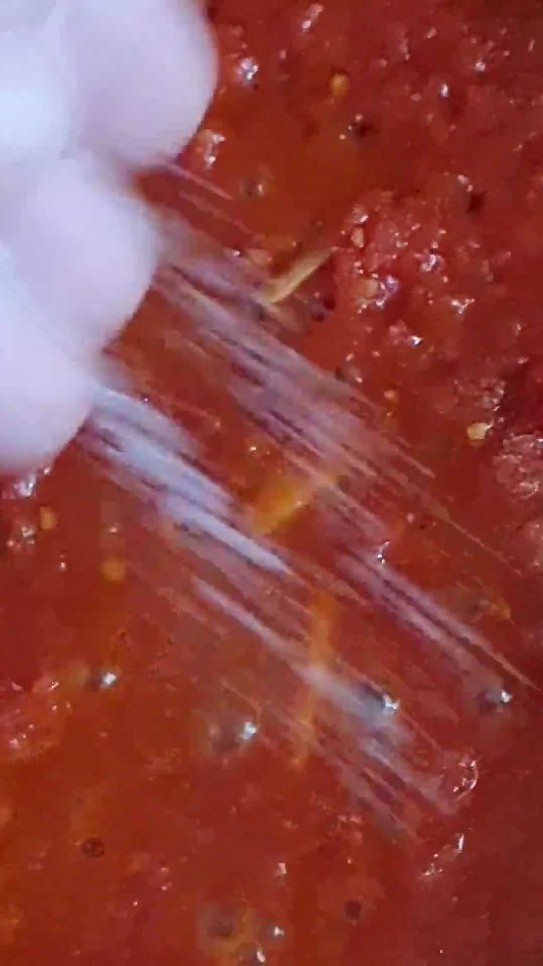 Foto del paso 2 de la receta: Salsa de tomate 🍅 tipo Filetto sin azúcar 🍝