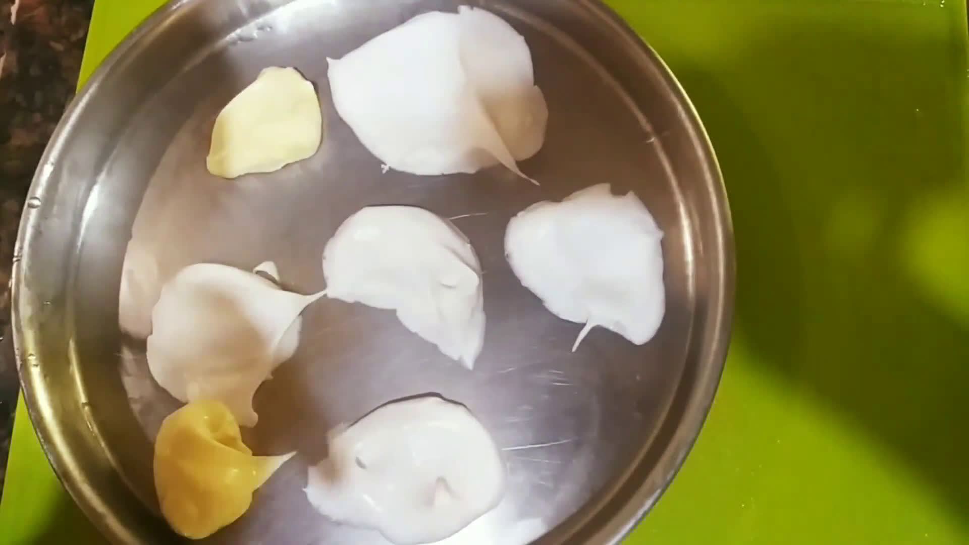 রোল অ্যাপ আইসক্রিম (Rolled Up Icecream Recipe In Bengali) রেসিপি ধাপ - 3 ছবি