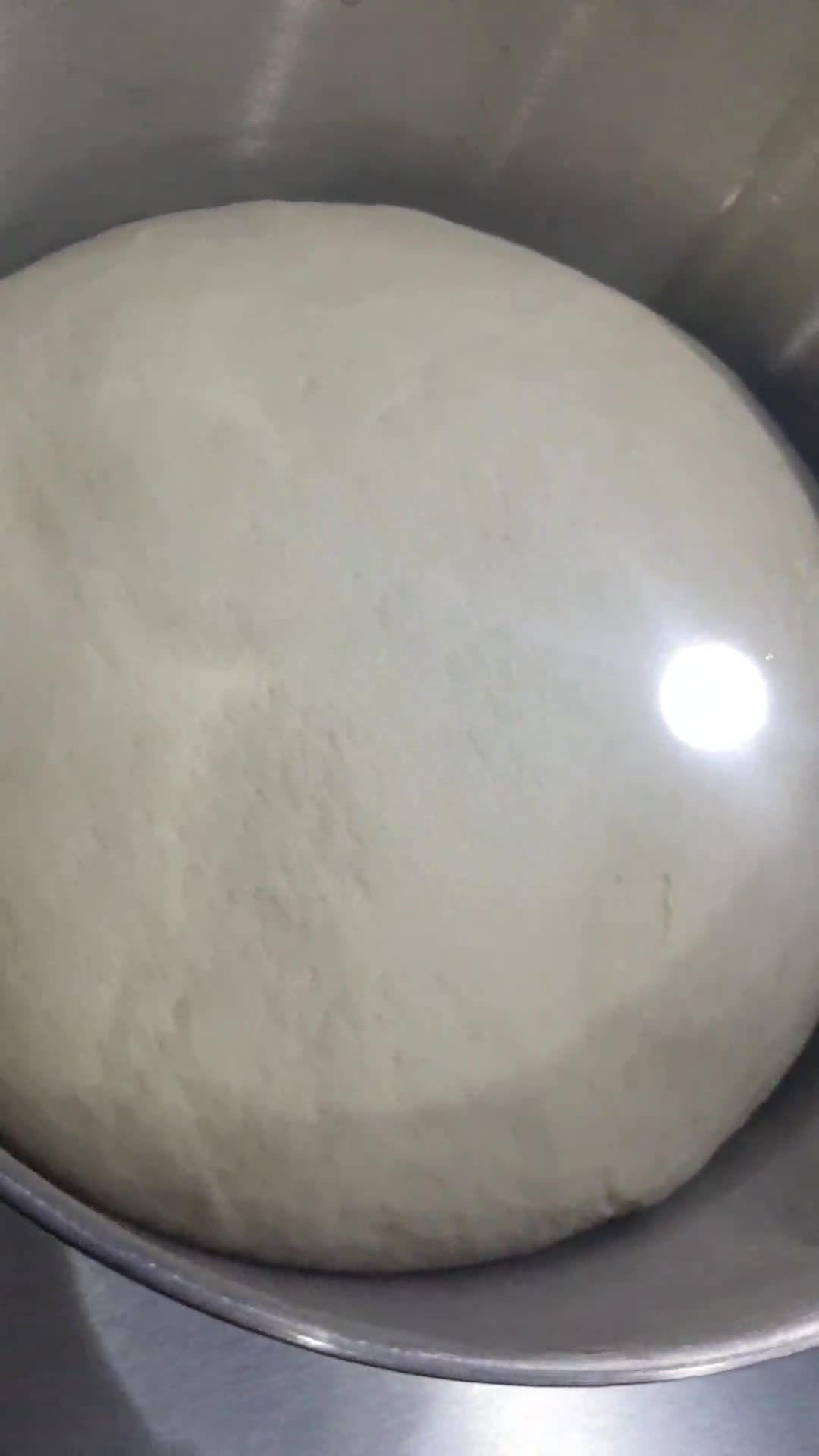 صورة لخطوة 1 من وصفة فطائر الجبن الهشة كالغيمة ☁️