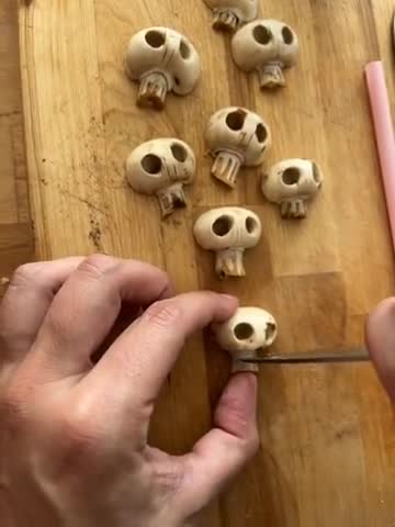 Foto del paso 1 de la receta: Mini pizzas fit terroríficas (con base berenjena)