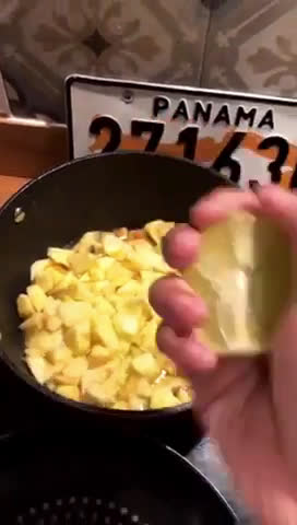 A picture of step 2 of Mini Apple pie 🍎.