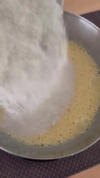 Foto del passaggio 1 della ricetta Torta di 3 ingredienti…. Decorata