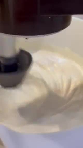 Foto del paso 2 de la receta: Bizcocho de manzana y arándanos