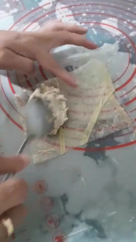 Foto langkah ke 4 dari resep Lumpia Ikan Tenggiri.