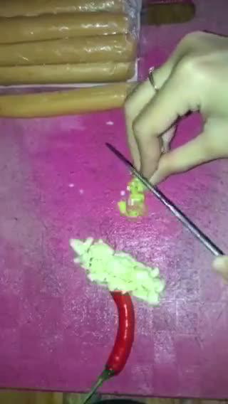 Foto langkah ke 3 dari resep Nasi goreng sosis kecap manis 🍲✨.