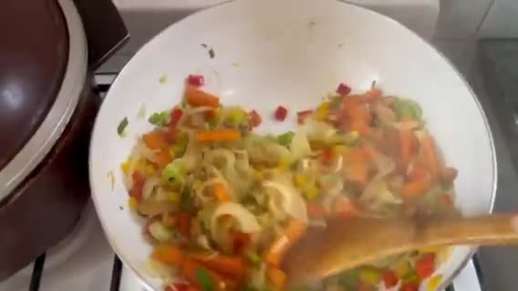 Foto del paso 1 de la receta: Fideos con salsa de vegetales y pollo